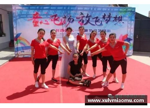 小手握梦想童心飞扬与体育明星共奔未来的梦想之路